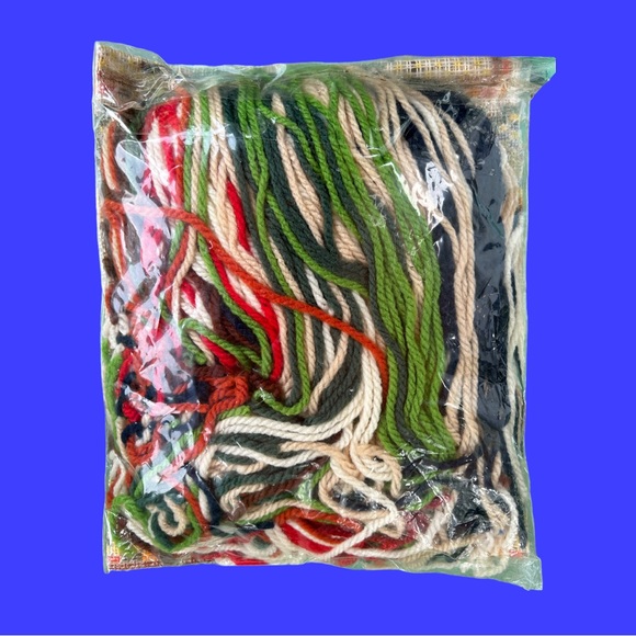 Vintage 70s Embroidered Throw Pillow Kit. - Picture 3 of 6